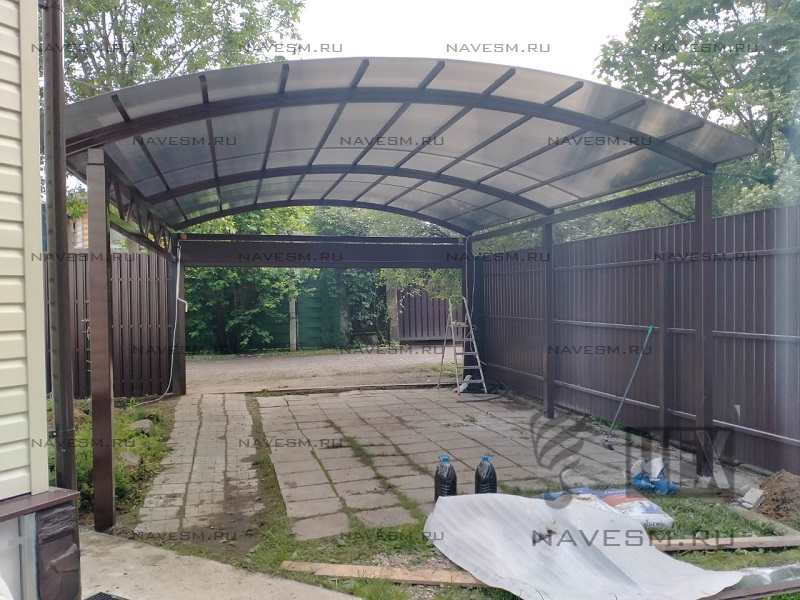 Навес арочный балочный с поликарбонатом