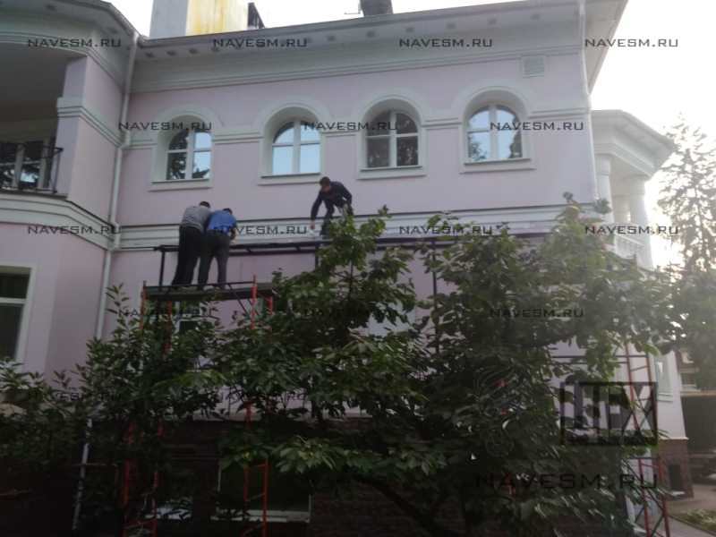 Навес балочный над входом с поликарбонатом