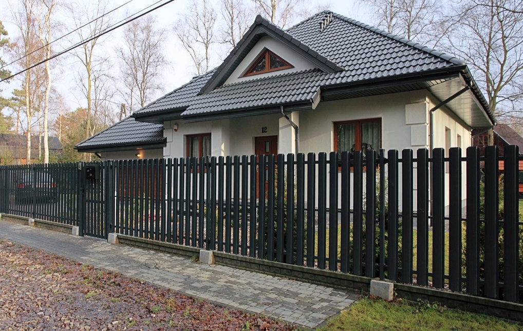 Забор евроштакетник