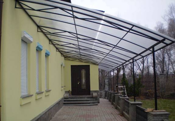 Навес прозрачный из профтрубы